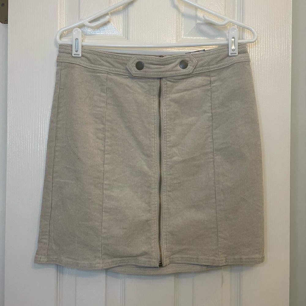 Blue Spice Beige Skirt Juniors 7 NWT